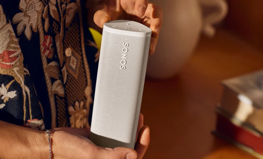 Sonos ROAM white cinematic