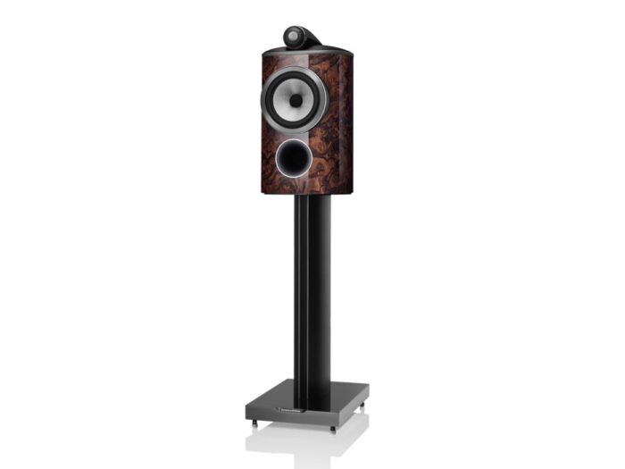 Bowers and Wilkins 805 D4 Signature Bookshelf Speakers at Len Wallis Audio