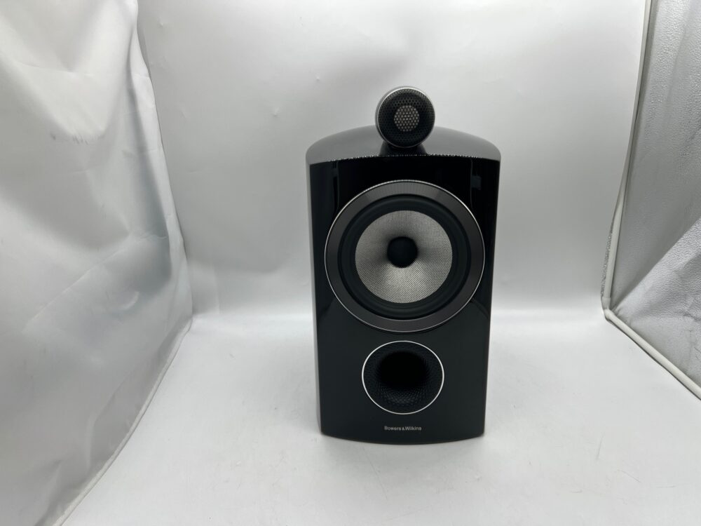 Pre-Owned Bowers and Wilkins 805 D3 Bookshelf Speakers at Len Wallis Audio in Lane Cove