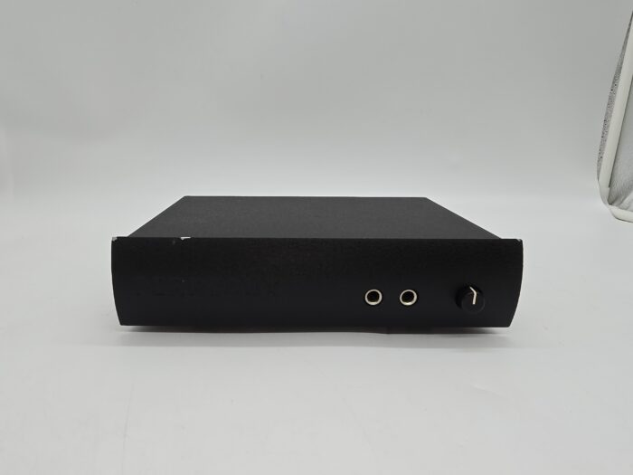 Perreaux Silhouette SXH1 Headphone Amplifier at Len Wallis Audio in Lane Cove
