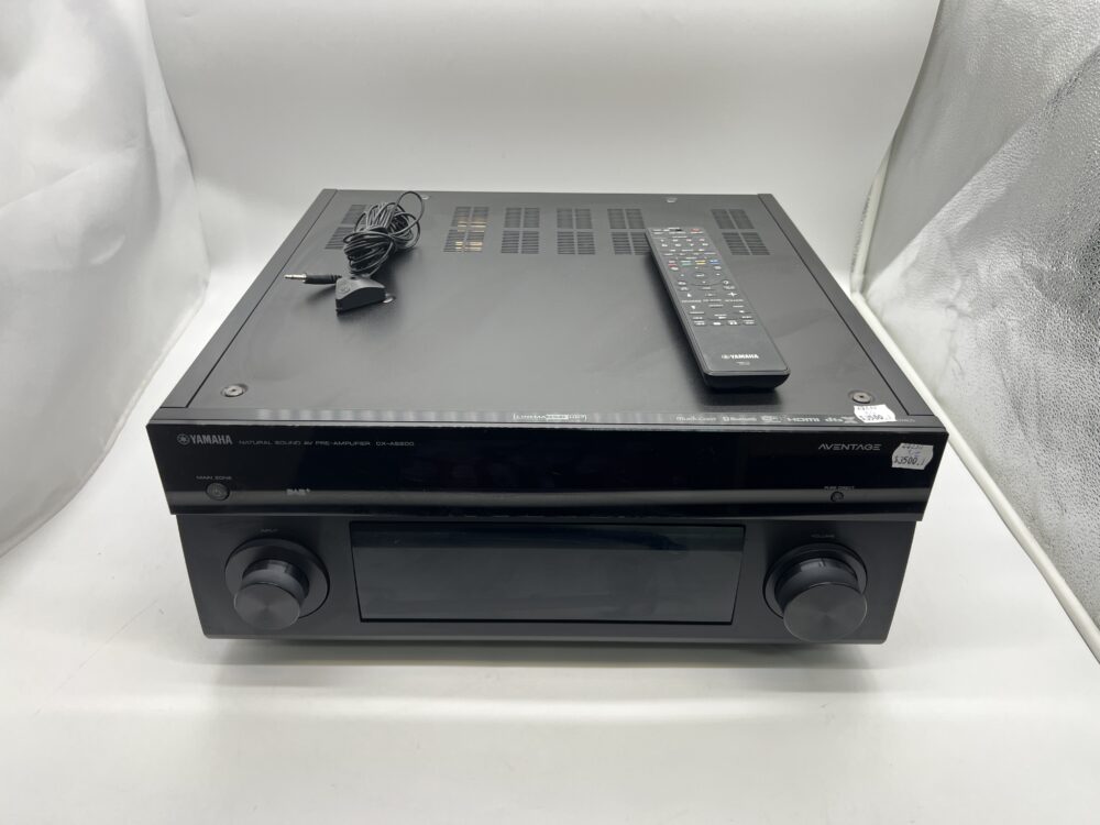 Pre-Owned Yamaha Aventage CX-A5200 AV Pre-Amplifier and MX-A5200 Power Amplifier Bundle at Len Wallis Audio in Lane Cove