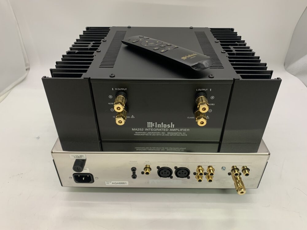 McIntosh MA252 2-Channel Hybrid Integrated Amplifier at Len Wallis Audio