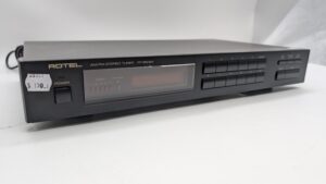 Rotel RT-950 BX AM/FM Stereo Tuner at Len Wallis Audio