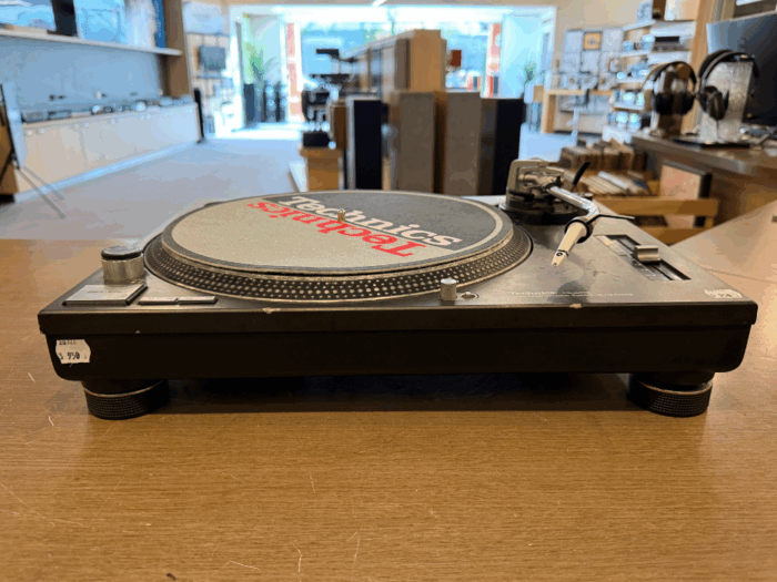 Technics SL MK Turntable at Len Wallis Audio’s Lane Cove showroom